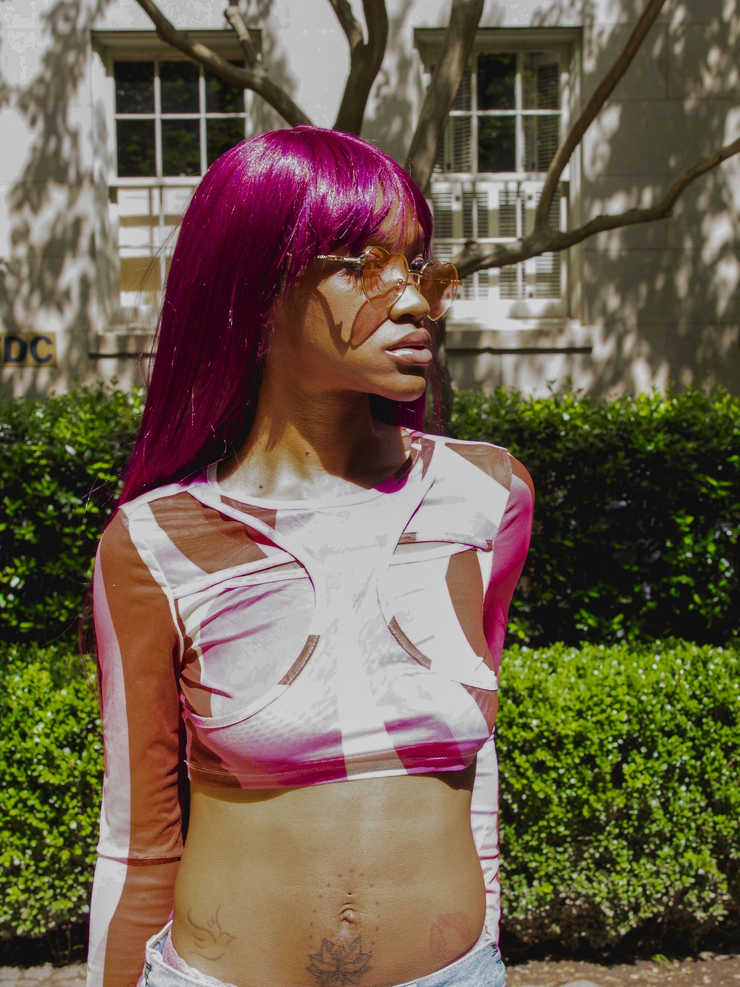 fashion photography outdoors using natural lighting